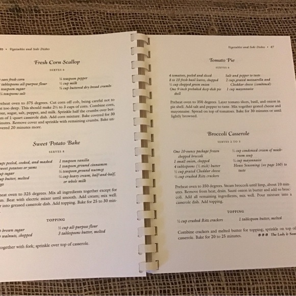 The Lady & Sons boxed cookbook set. Set of two by Paula Dean. - Picture 5 of 12